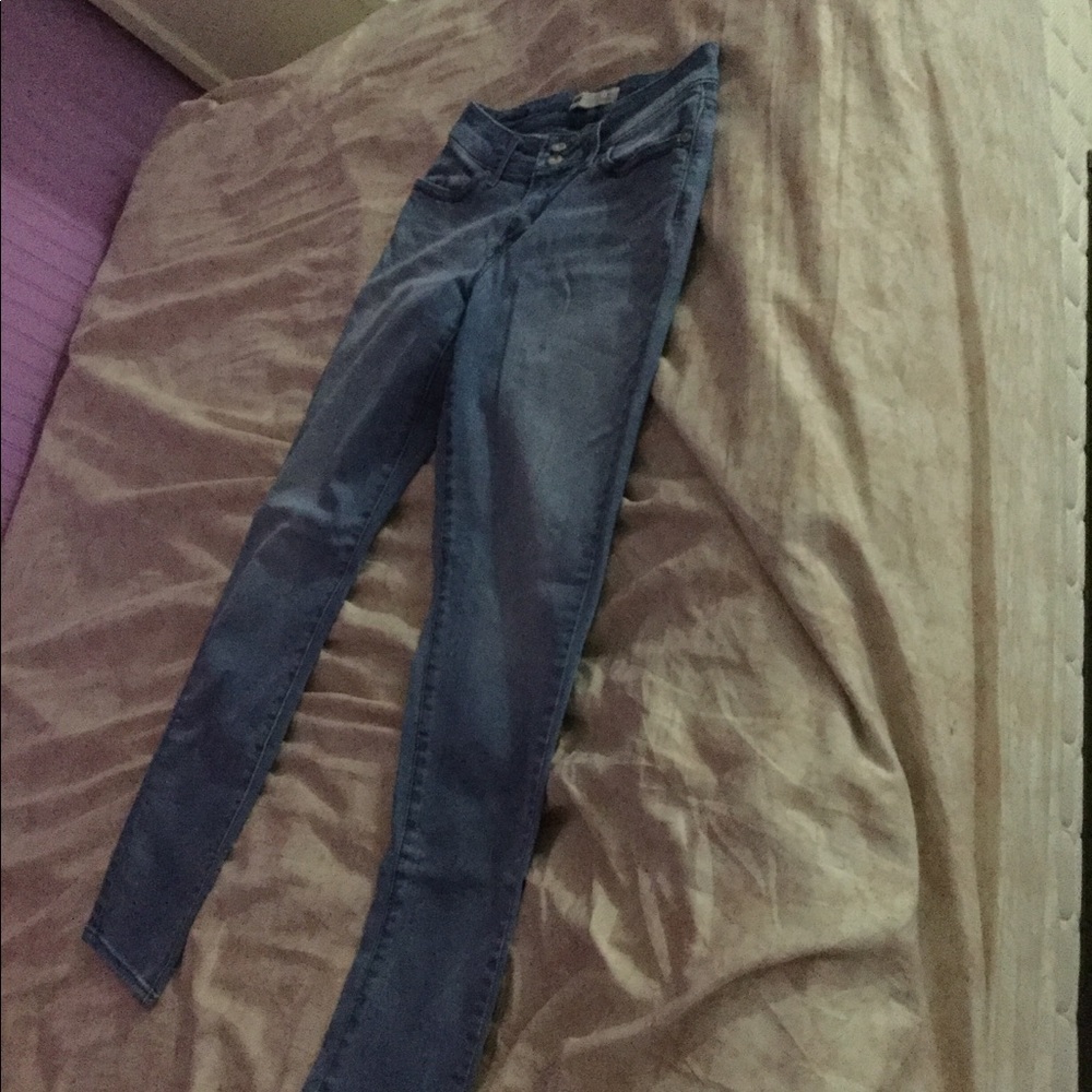 Size 6 Levi’s jeans
